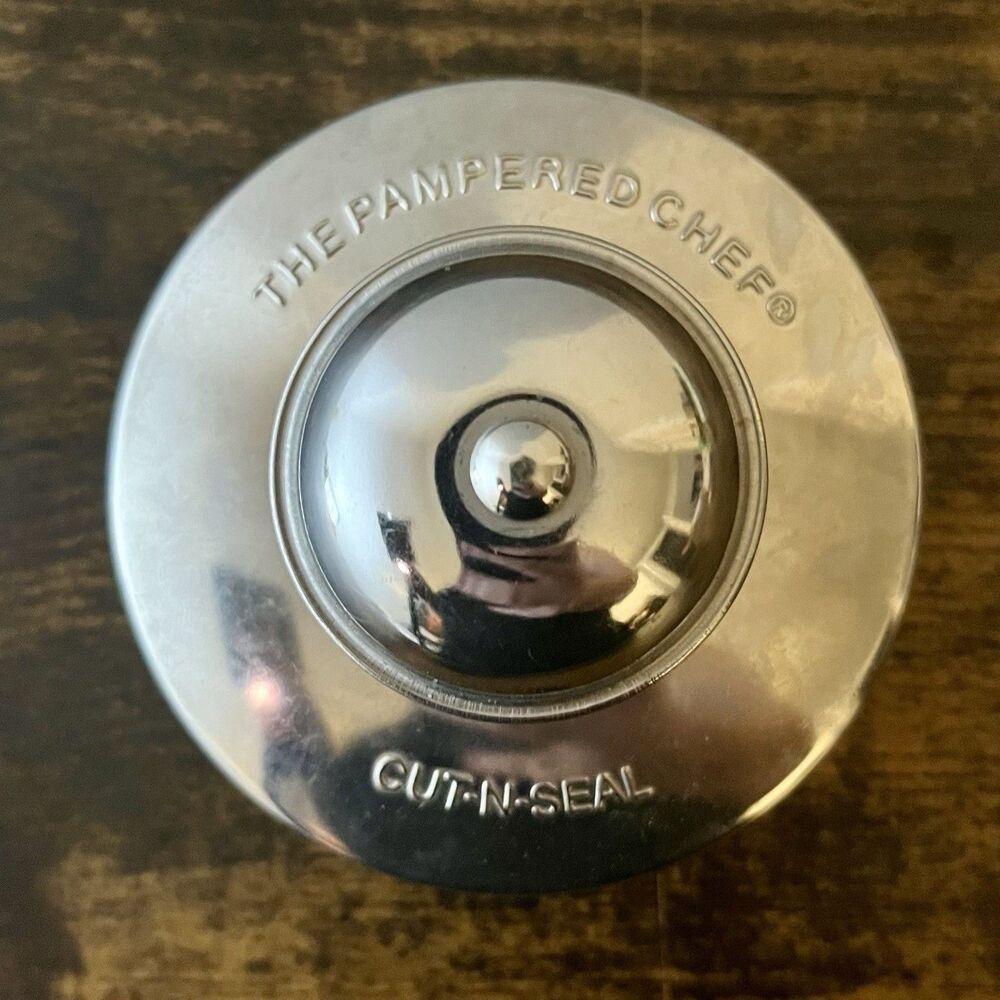 Pampered Chef Cut-N-Seal 3.5” Cutter Crimper Pie Sandwich Pastry